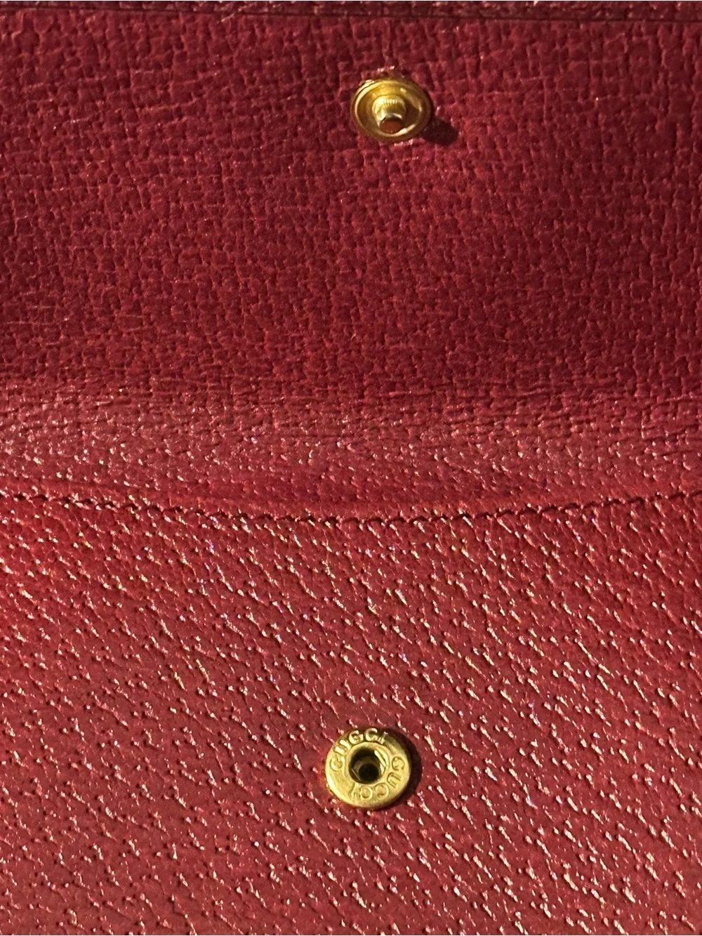 Vintage Gucci Burgundy Leather Bifold Wallet Gold Tone Corner Hardware Italy